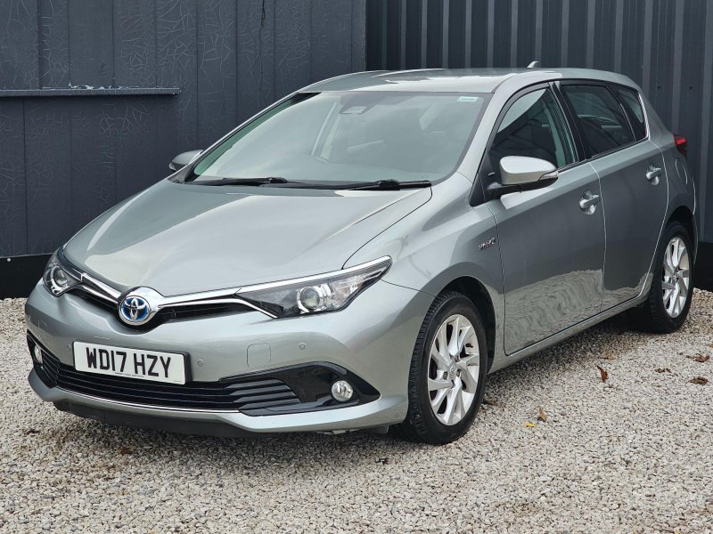 TOYOTA AURIS