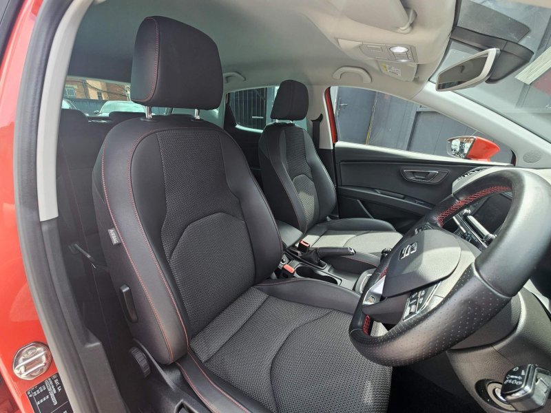 SEAT LEON