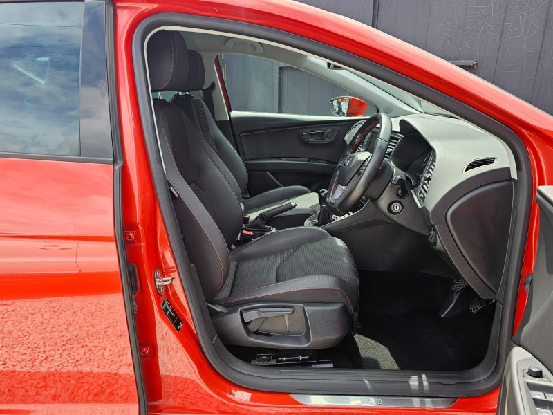 SEAT LEON