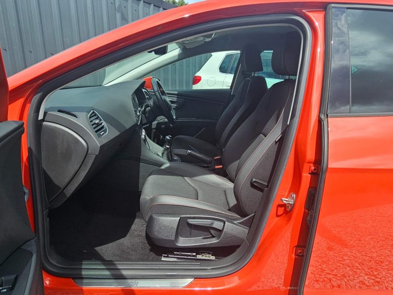 SEAT LEON