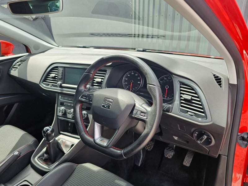 SEAT LEON