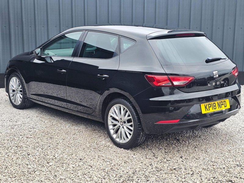SEAT LEON