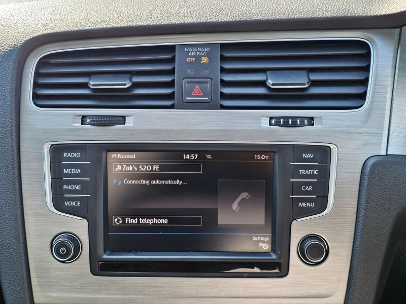 VOLKSWAGEN GOLF