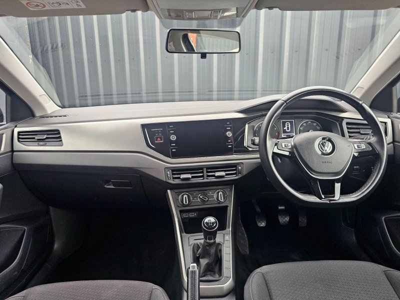 VOLKSWAGEN POLO